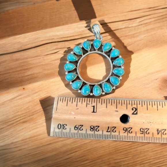 Beautiful Sterling Silver Turquoise Pendant - Picture 5 of 9